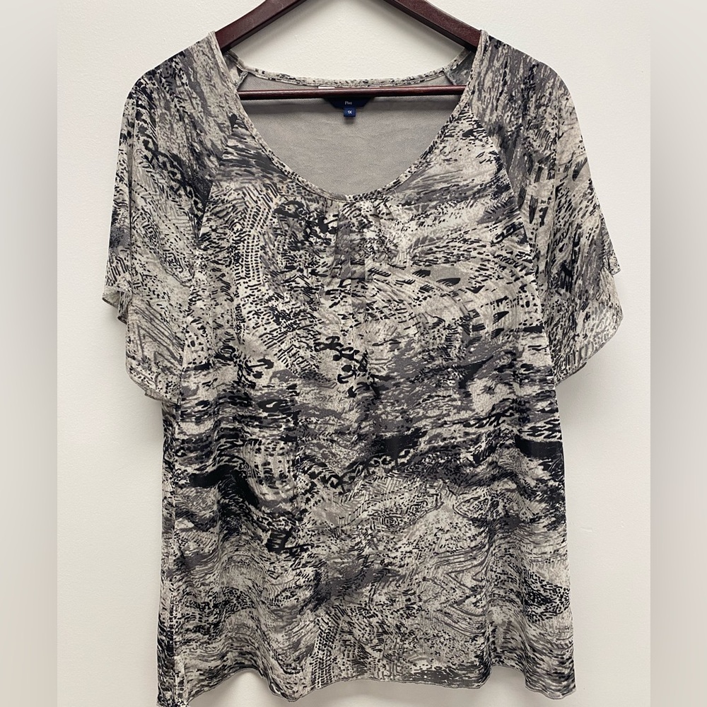 Reitmans Black and Gray Patterned Top